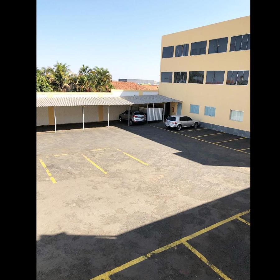 Flip Palace Hotel Buriti Alegre Exteriör bild